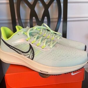 Nike Men’s Air Zoom Pegasus 39 Size 11.5